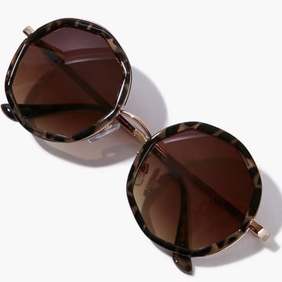 F21 Rounded sunglasses - Picture 1 of 3